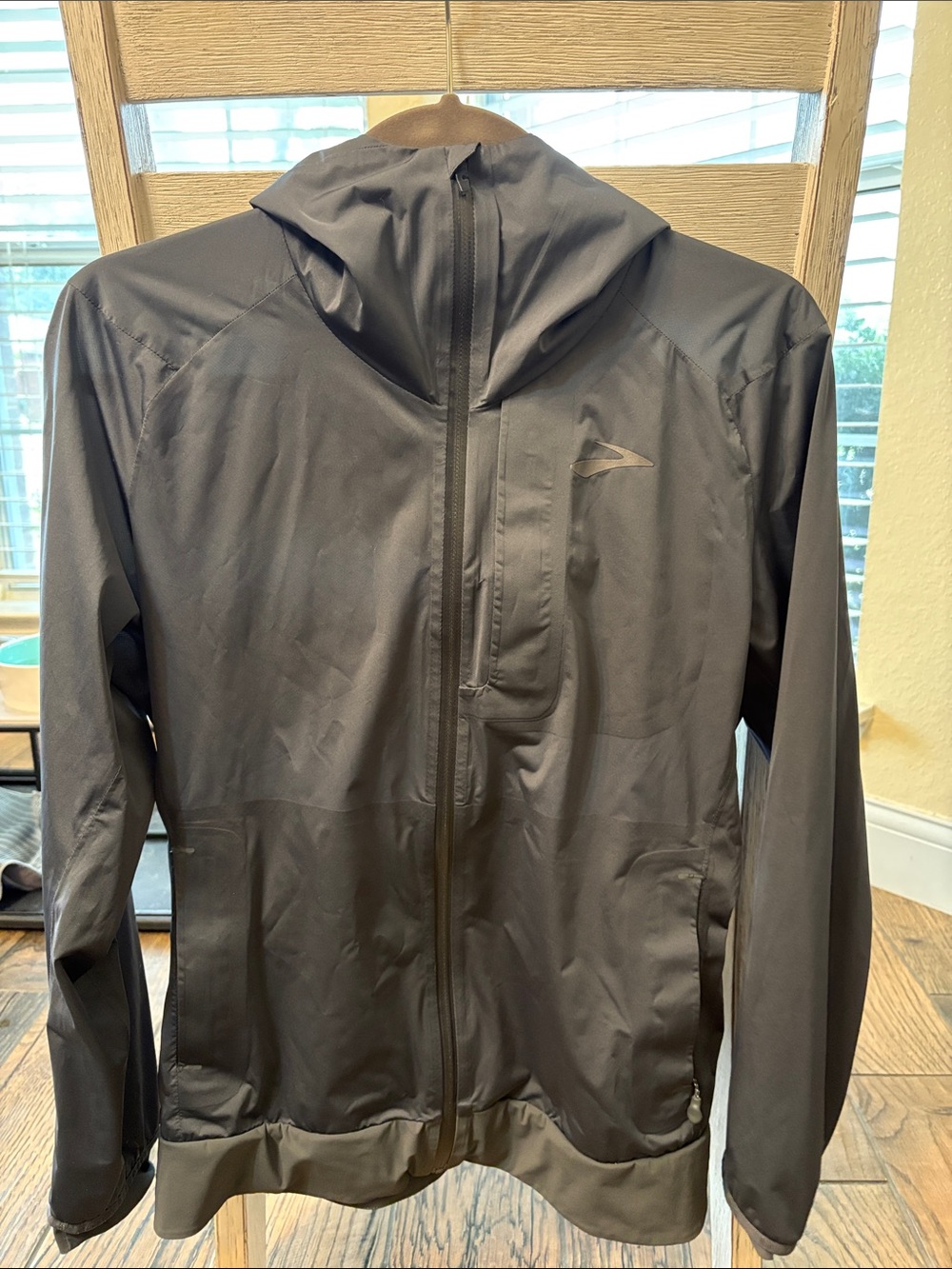 Brooks Packable windbreaker jacket sz Medium